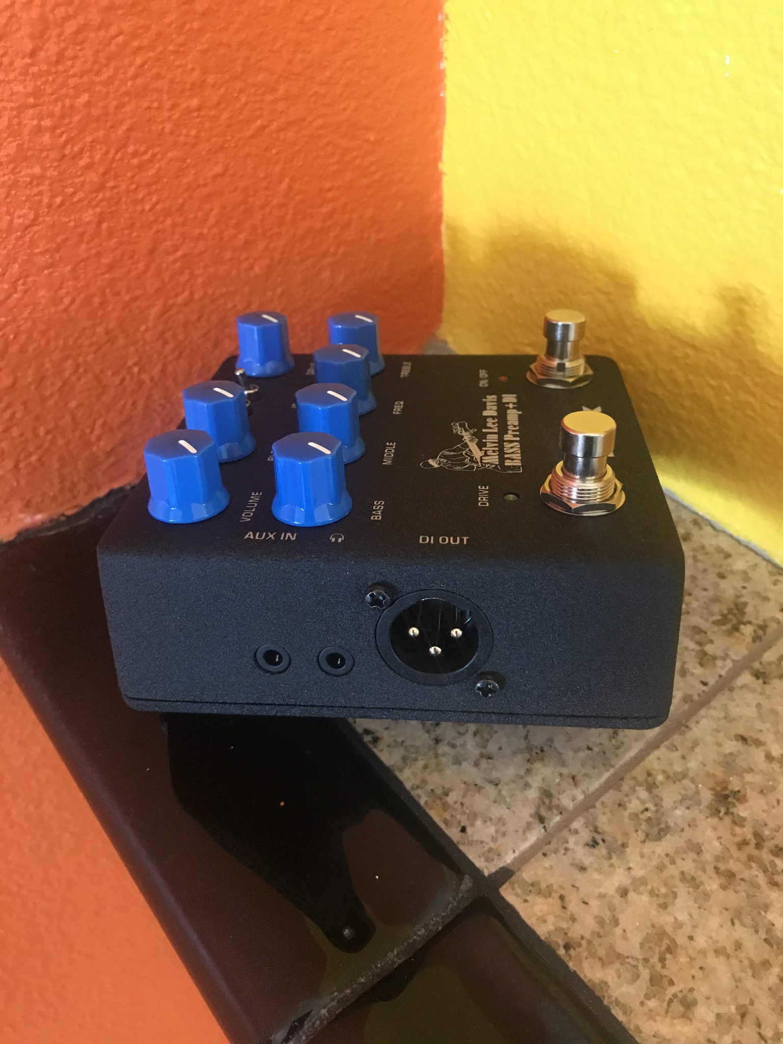 NEW NUX Melvin Lee Davis BASS Preamp + DI Effect Pedal Eclectic Sounds