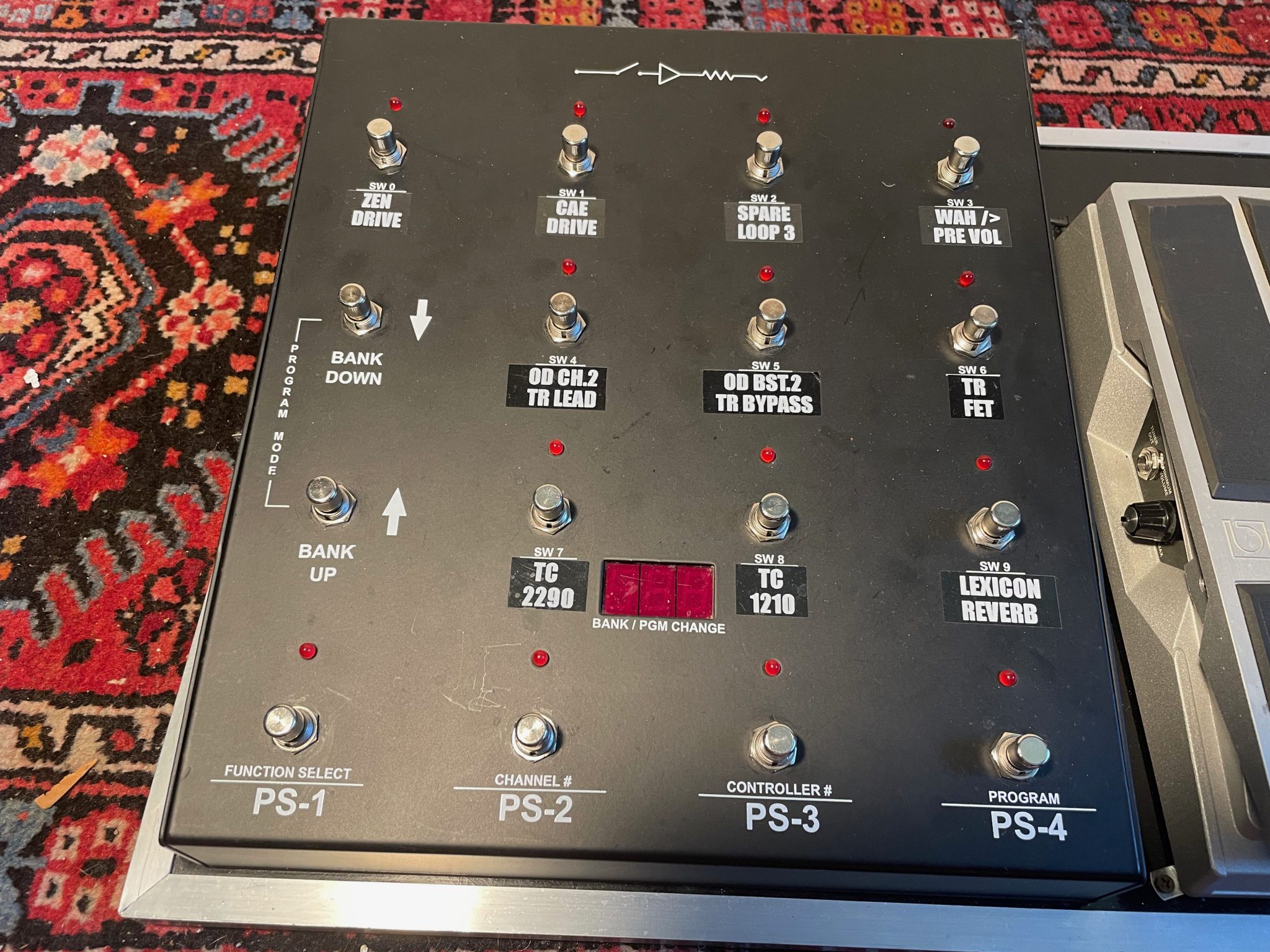 CAE Bradshaw Rack Pedalboard Switching System RS10 Midi